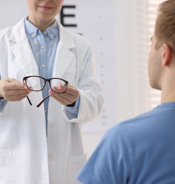 Best Ophthalmologist in Surat 3